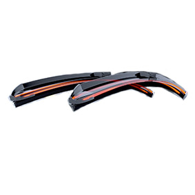 Wiper blade foil heater